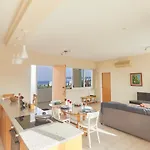 Spectacular Sea View, Private Jacuzzi & Table Pool