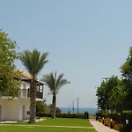 Maistros Hotel Apartments And Bungalow Suites
