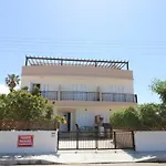 The Paradise Townhouses By Taimoura