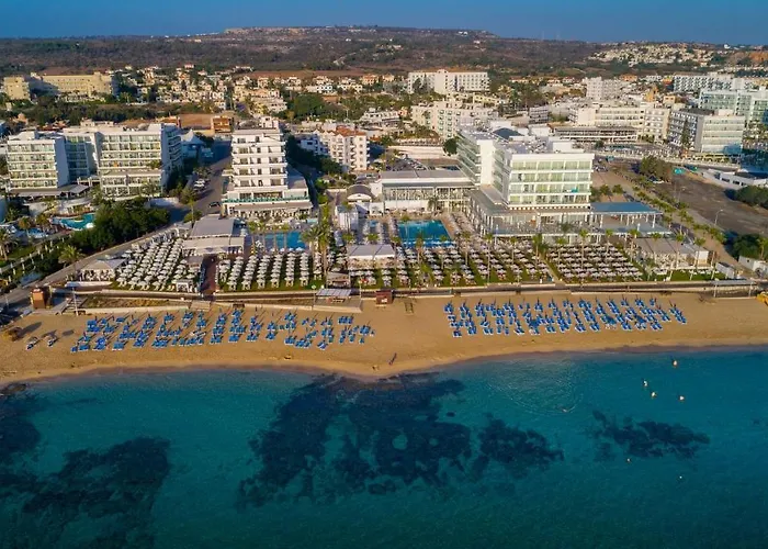Constantinos The Great Beach Hotel