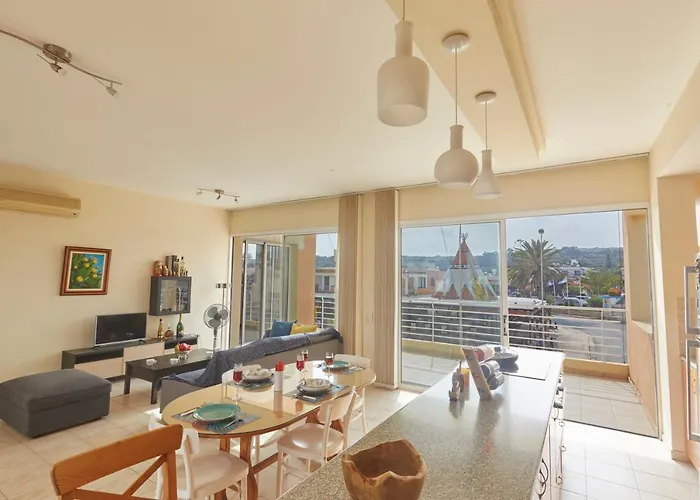 Spectacular Sea View, Private Jacuzzi & Table Pool