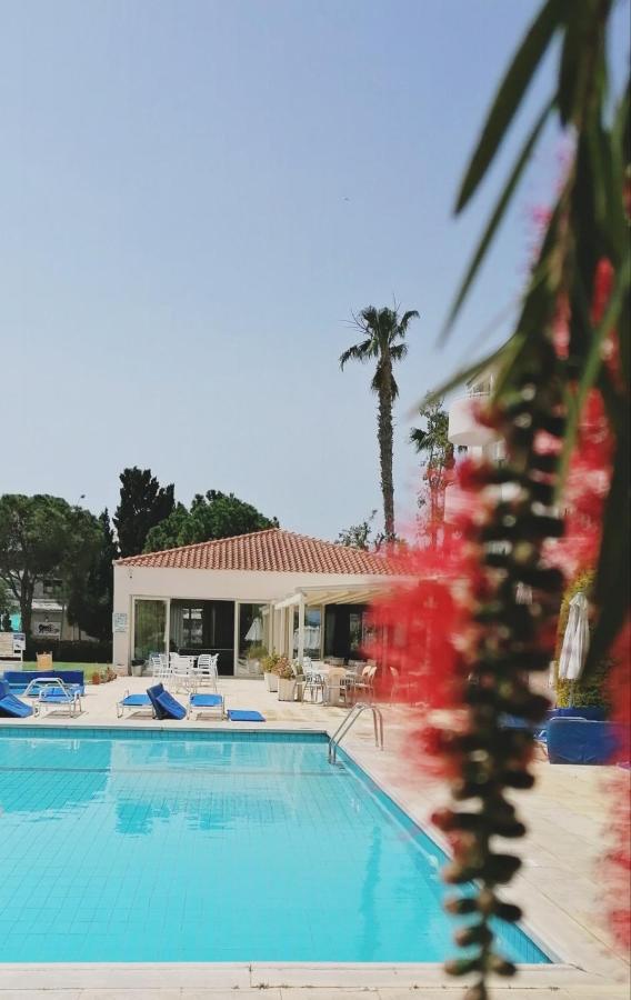 Aparthotel Mandalena 3*