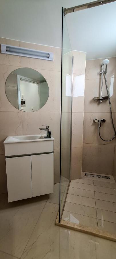 Phaedrus Living: Seaview Onyx Flat Lighthouse 48 Apartment *