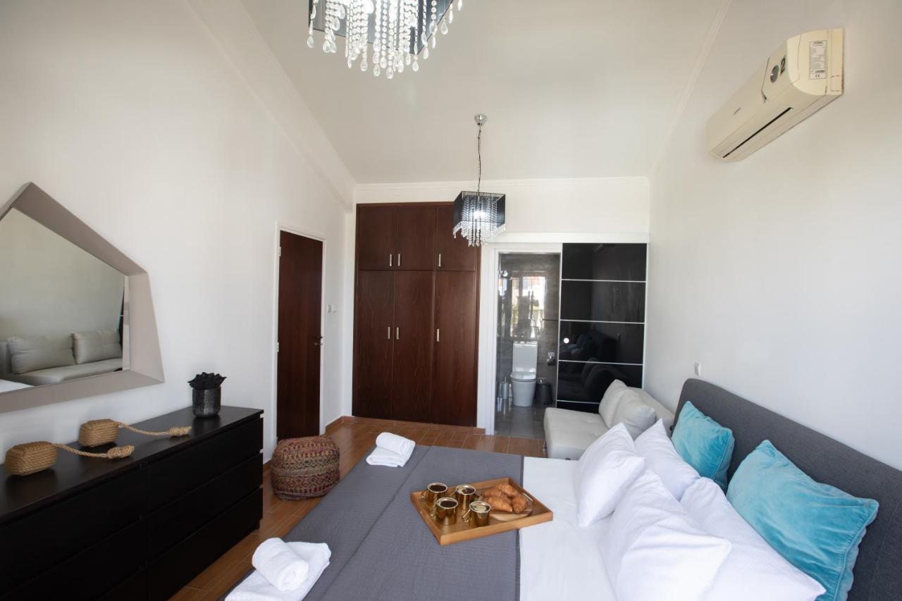 Tonia Seaview Villa