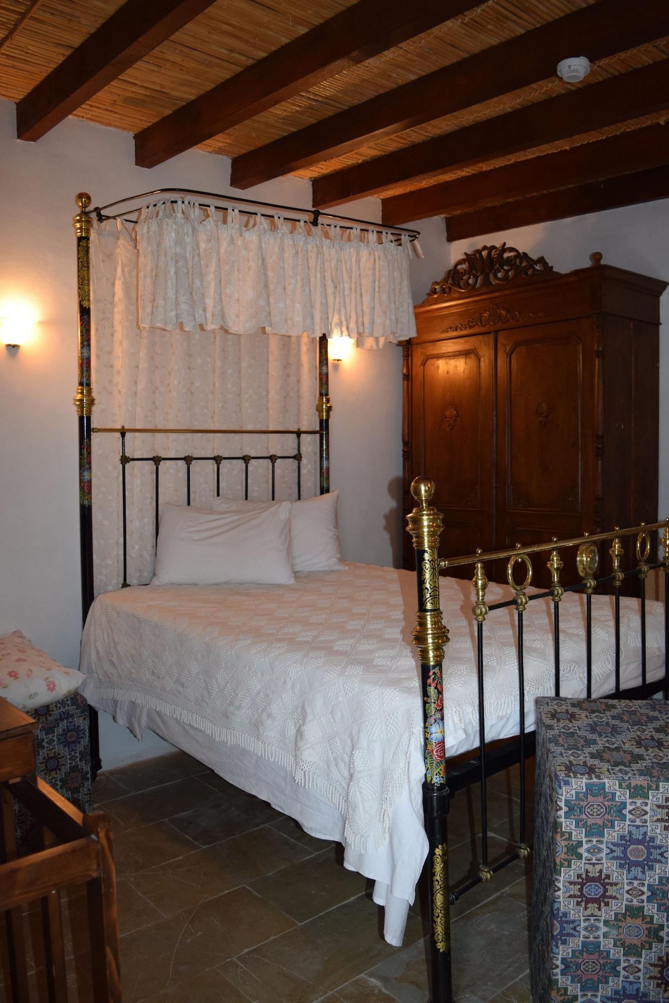 Heights Hotel *