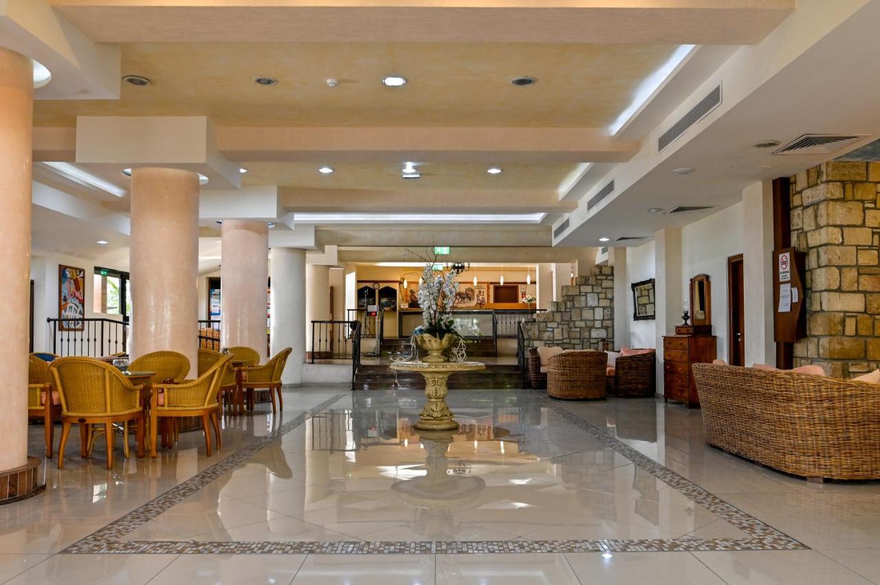 Veronica Hotel 3*