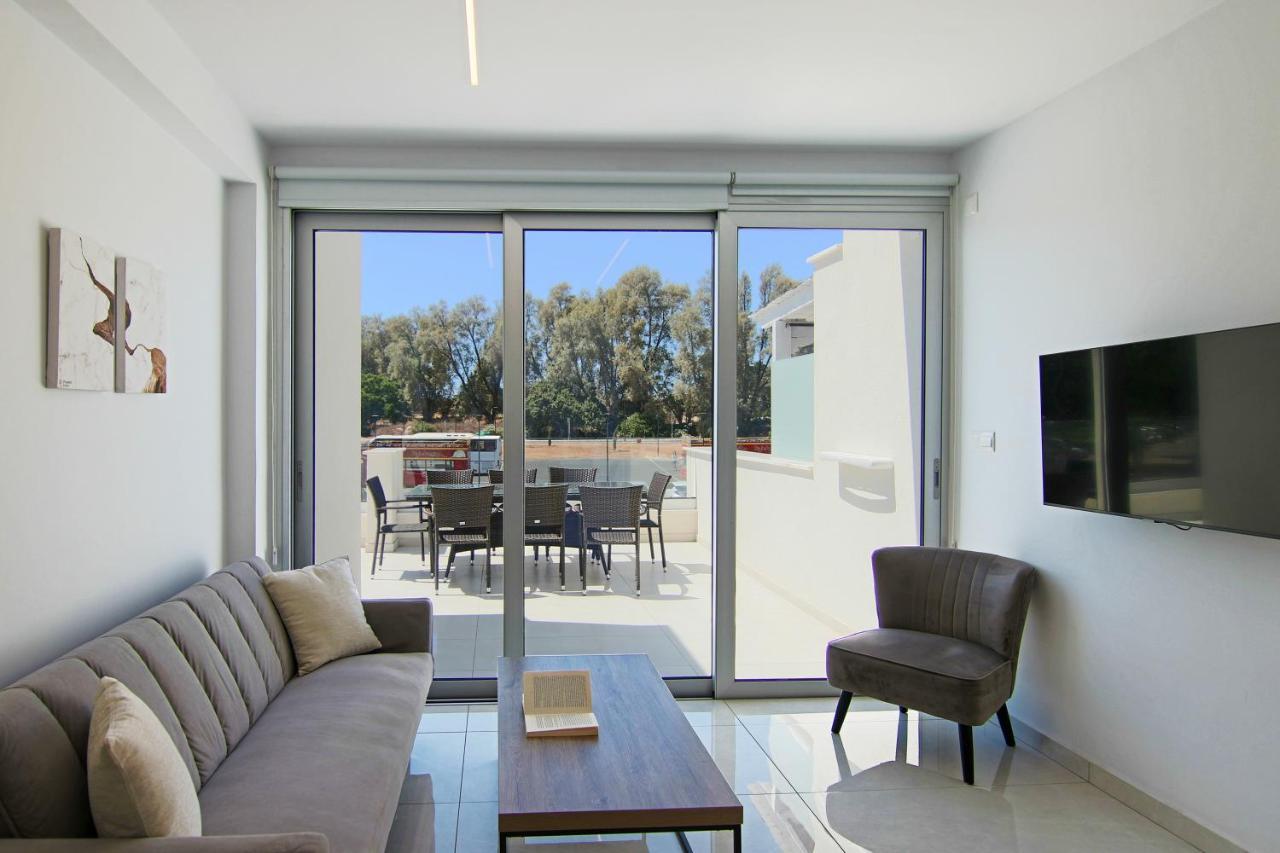 Apartamento Phaedrus Living