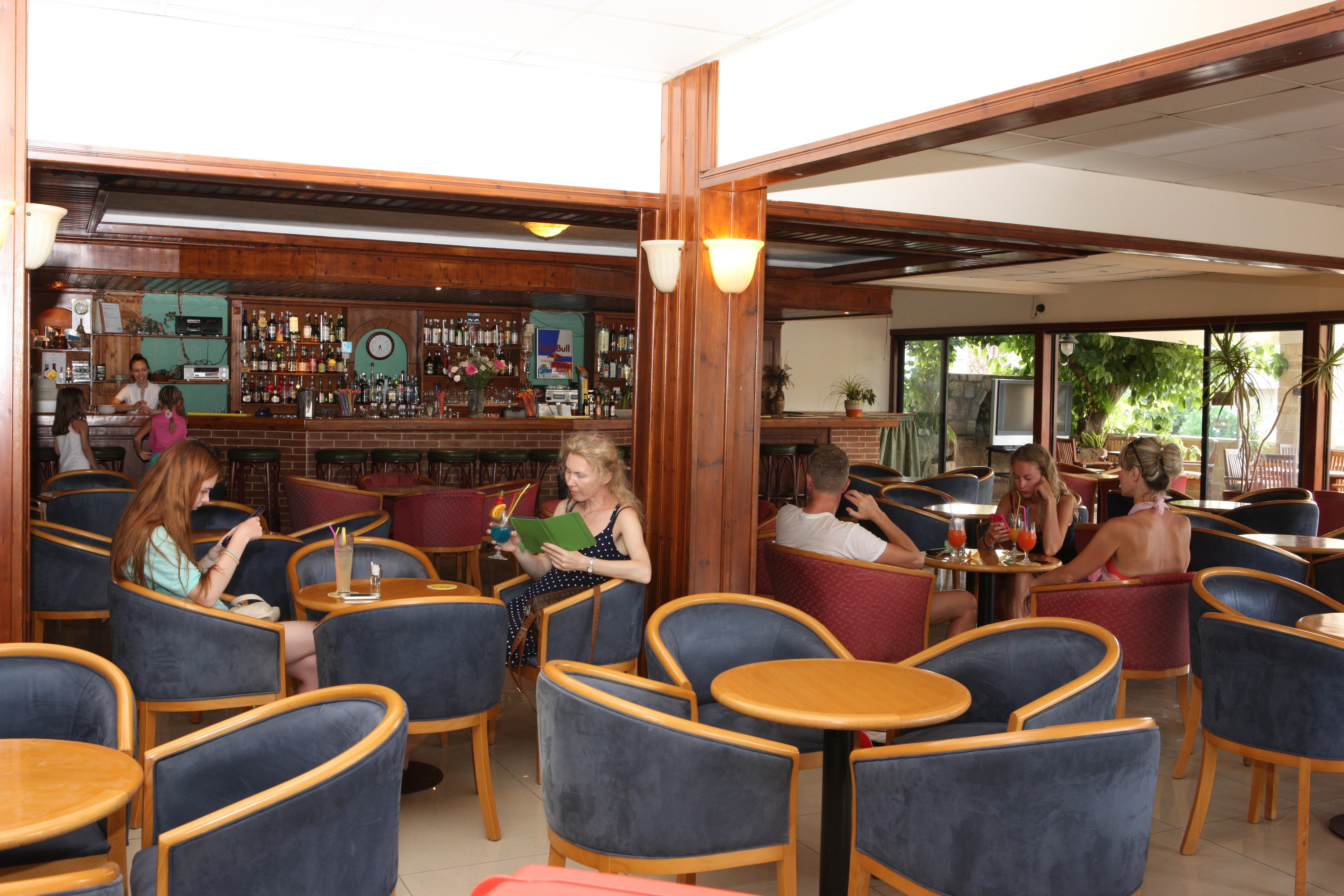 Veronica Hotel 3*