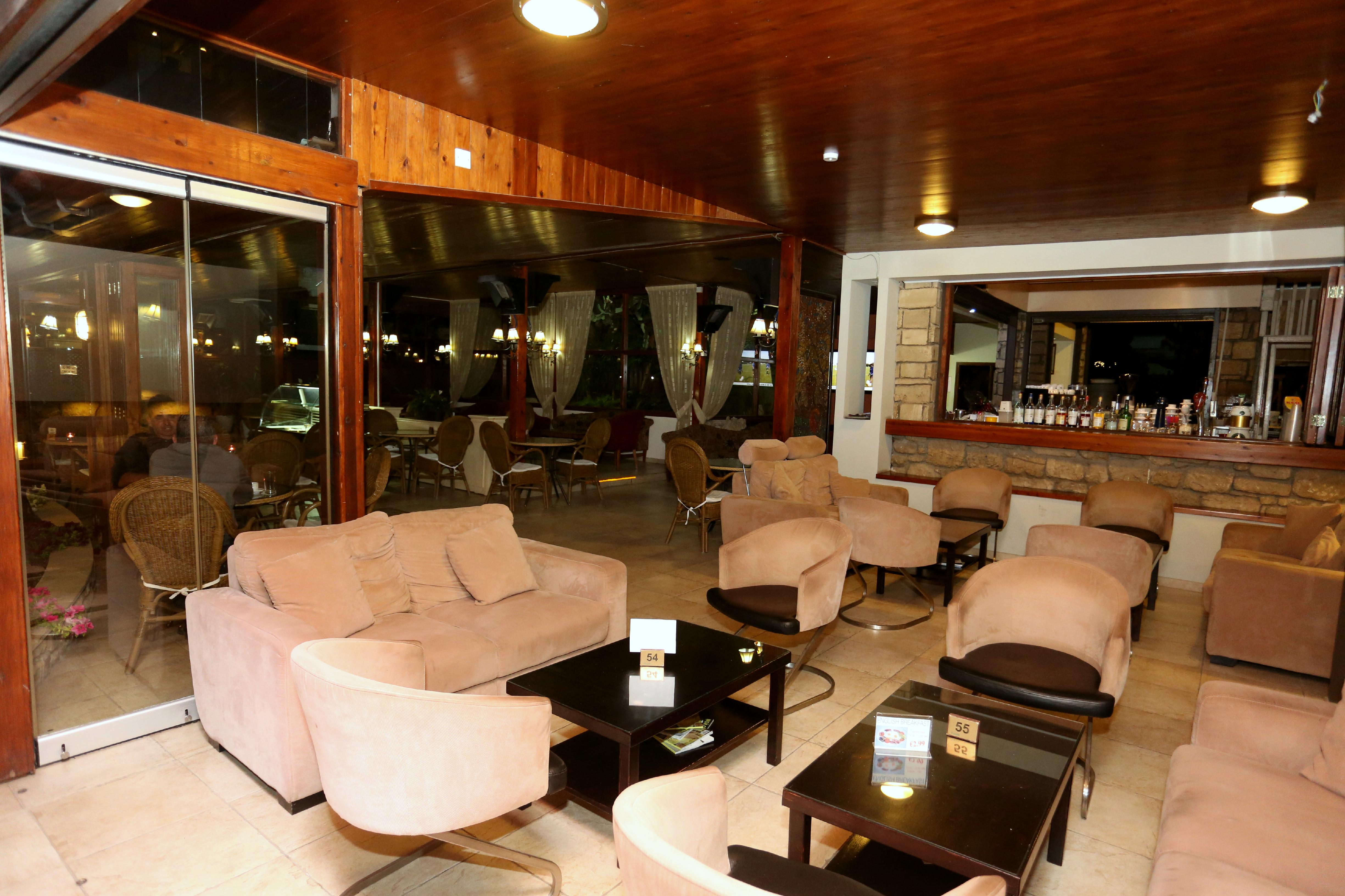 Dionysos 3*