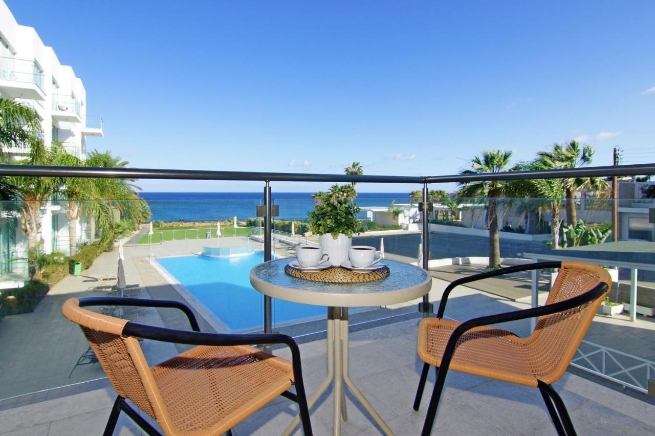 Veronica - Coralli Beachfront Holiday home