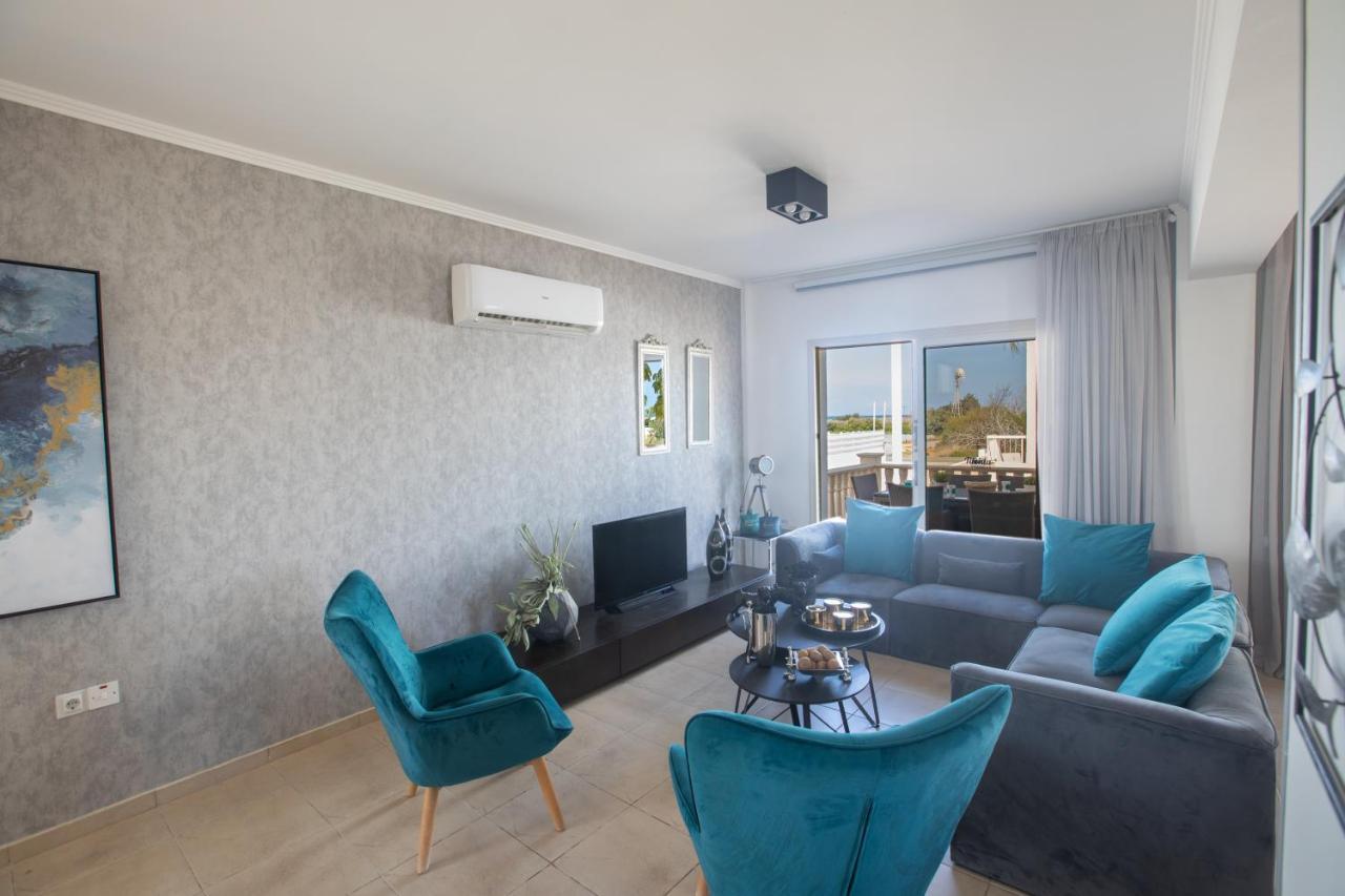 Villa Tonia Seaview *