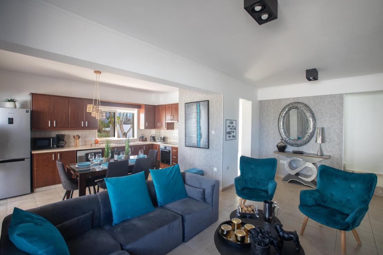 Tonia Seaview Villa