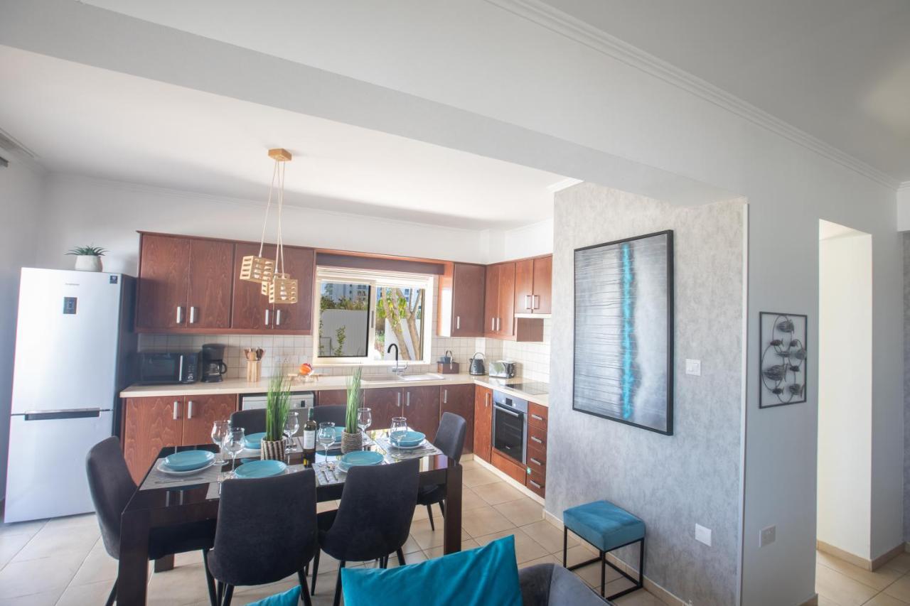 Tonia Seaview Villa *