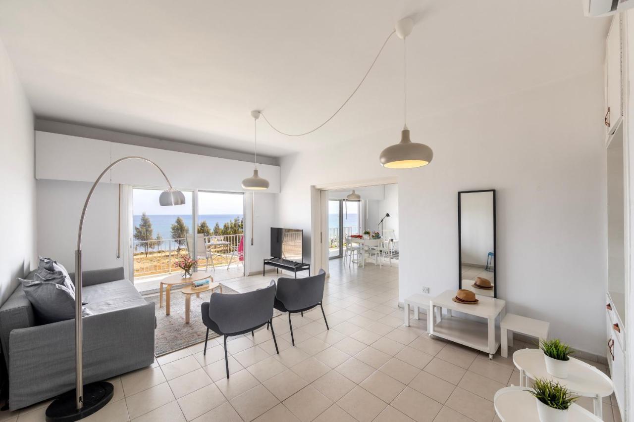 H2o Seafront Apartment