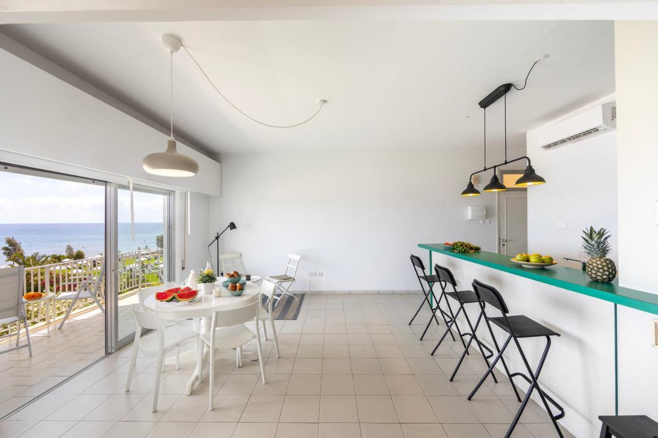 Apartment H2o Seafront *