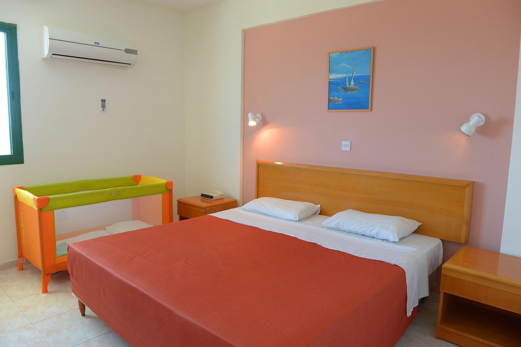 Maris Grand Waterpark Aparthotel Protaras