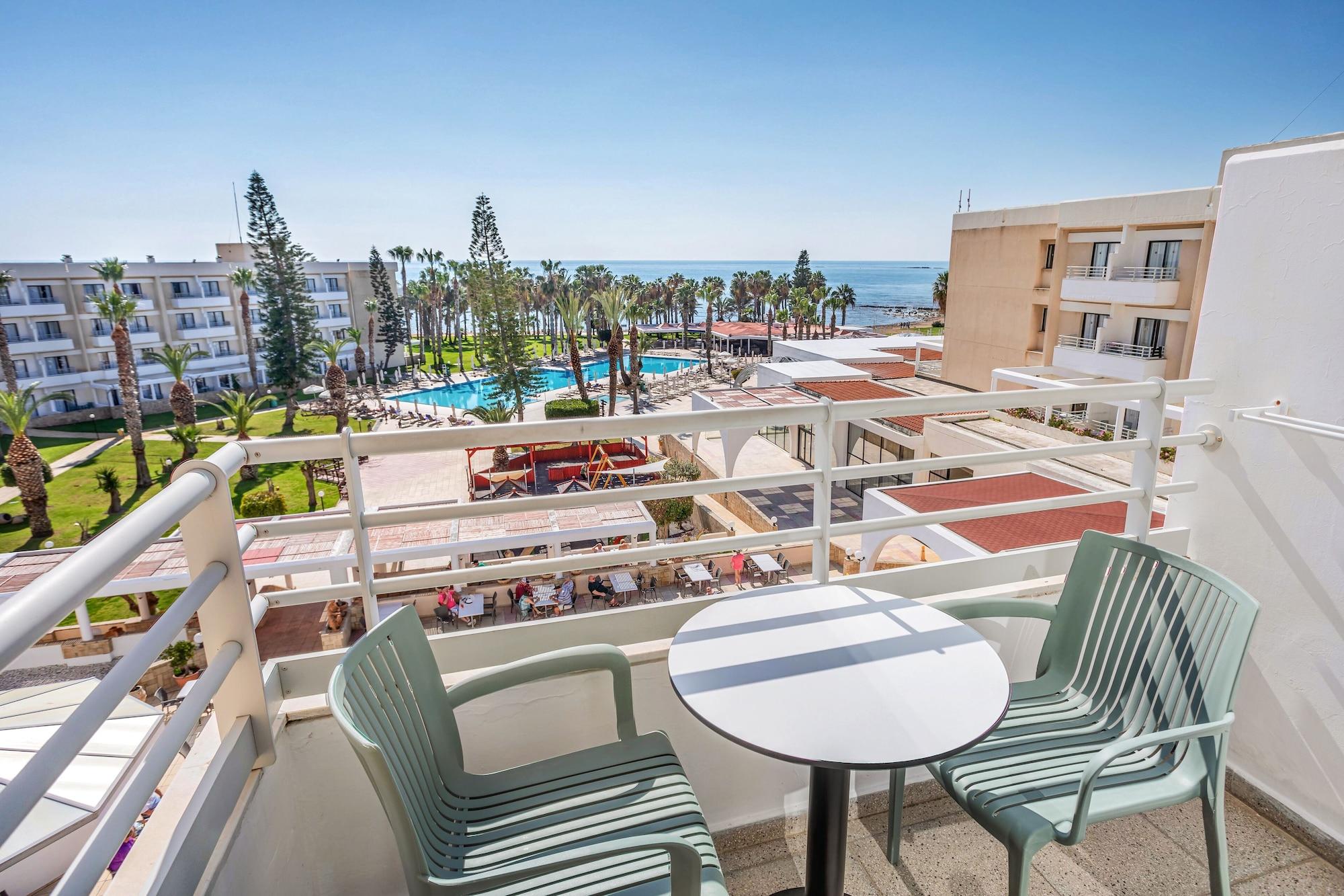 Louis Phaethon Resort
