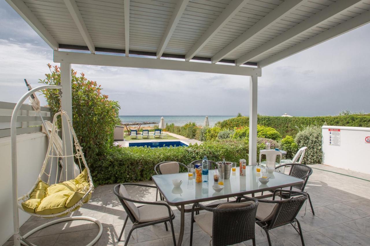 Suri, Luxury Seafront Pousada