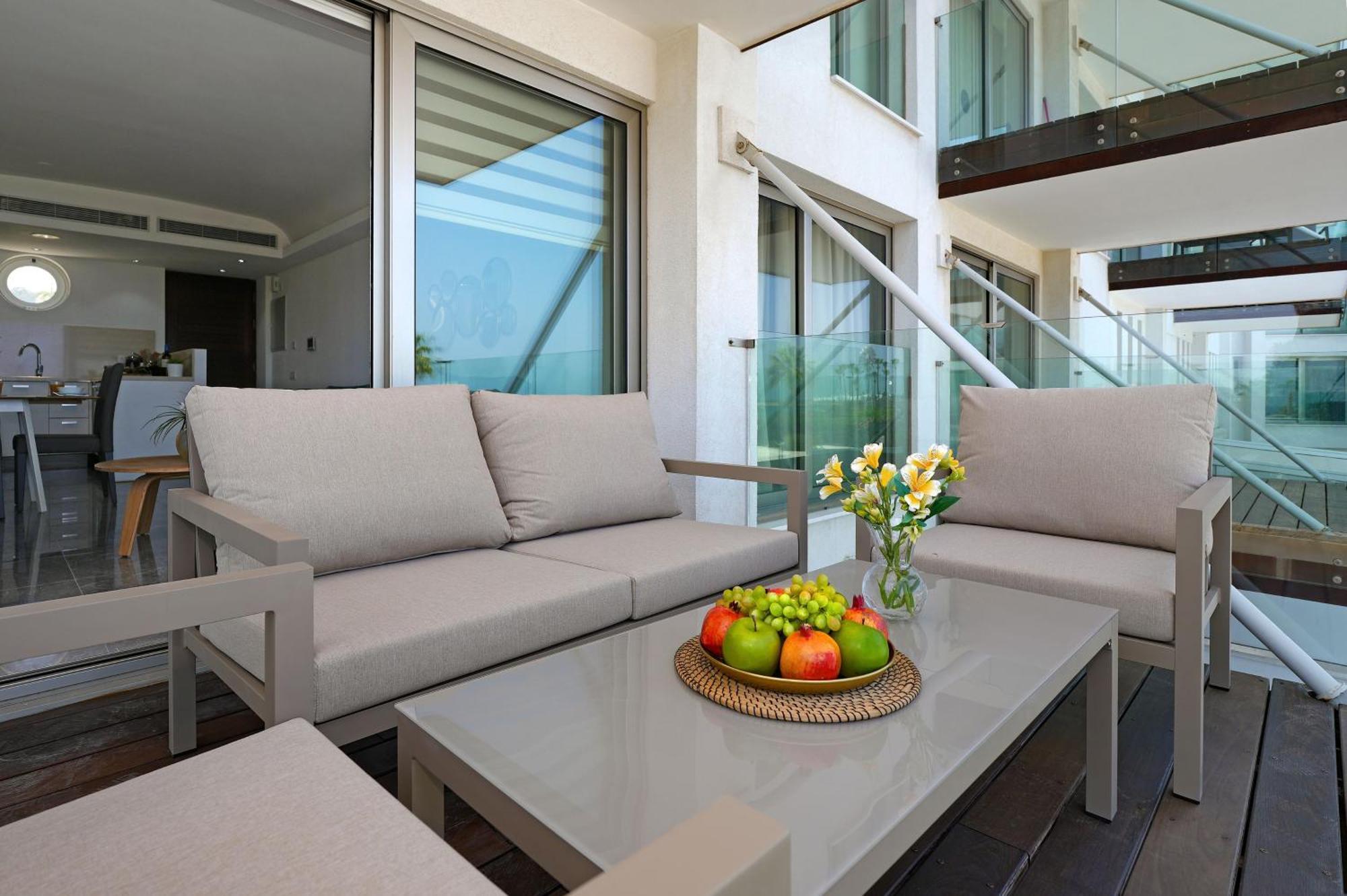 Jenny - Beachfront Vakantiehuis Protaras