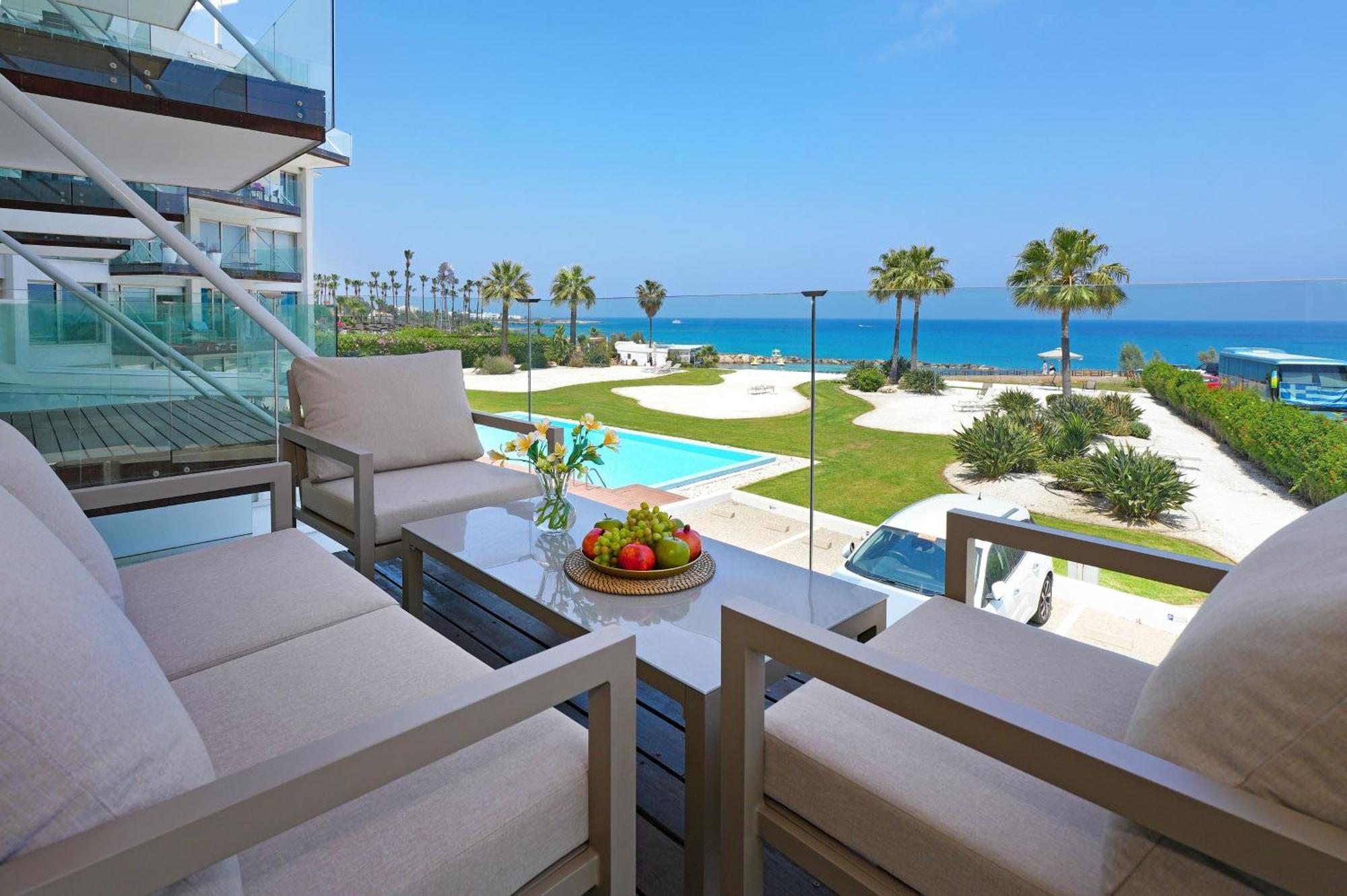 Jenny - Beachfront Vakantiehuis Protaras