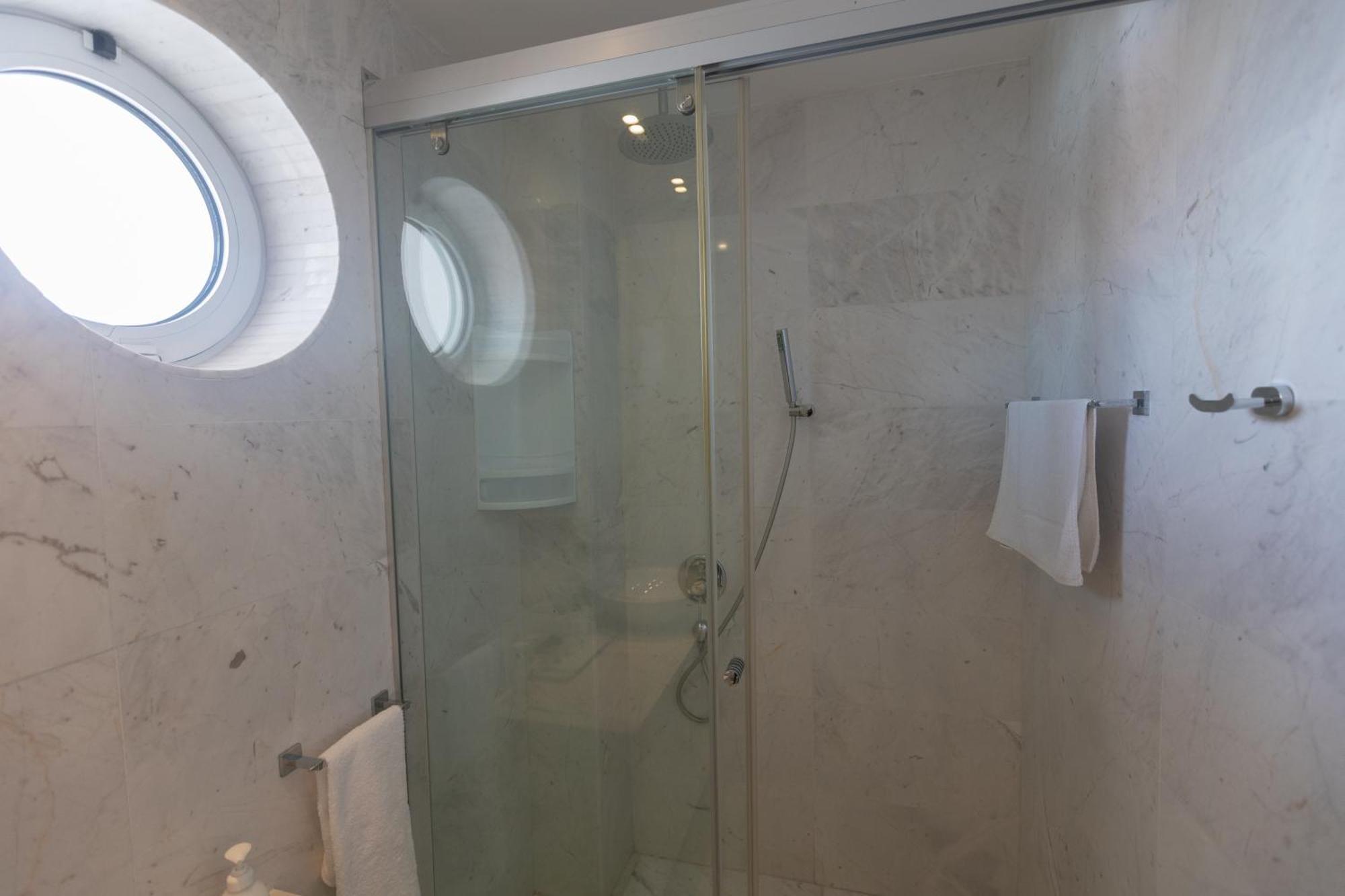 Thalassa Luxury *