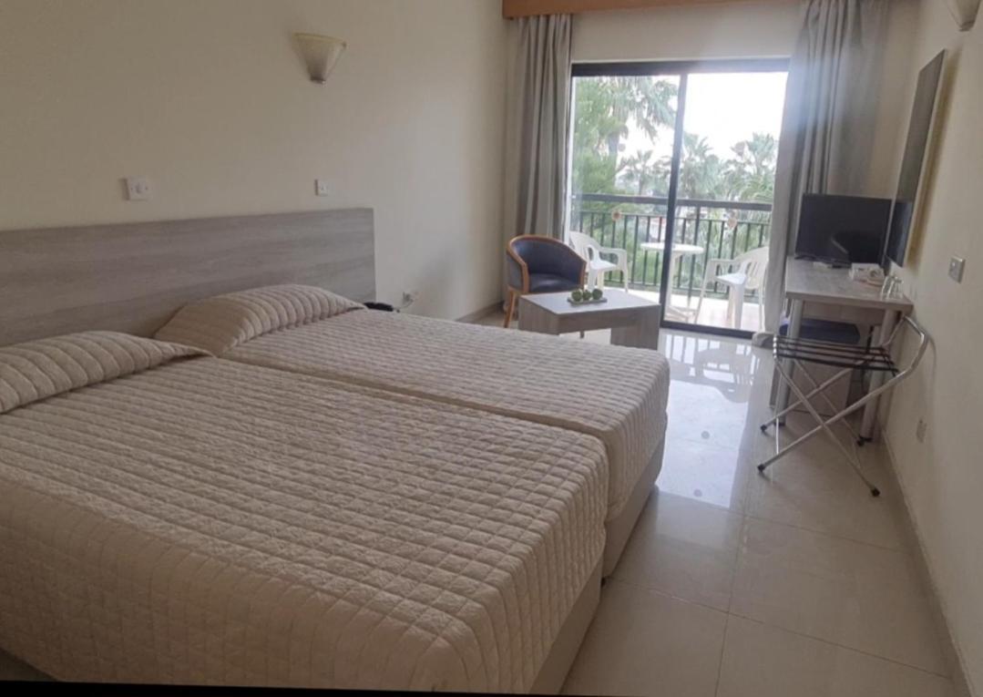 Veronica Hotel 3*