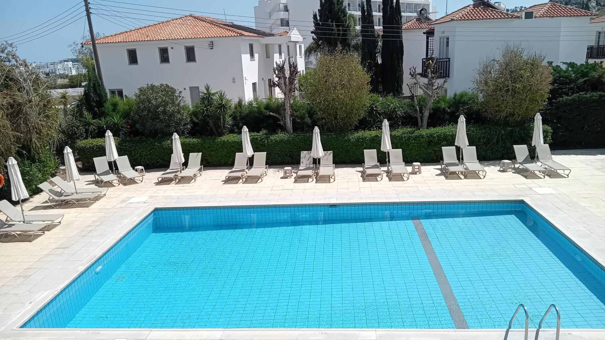 Aparthotel Mandalena 3*