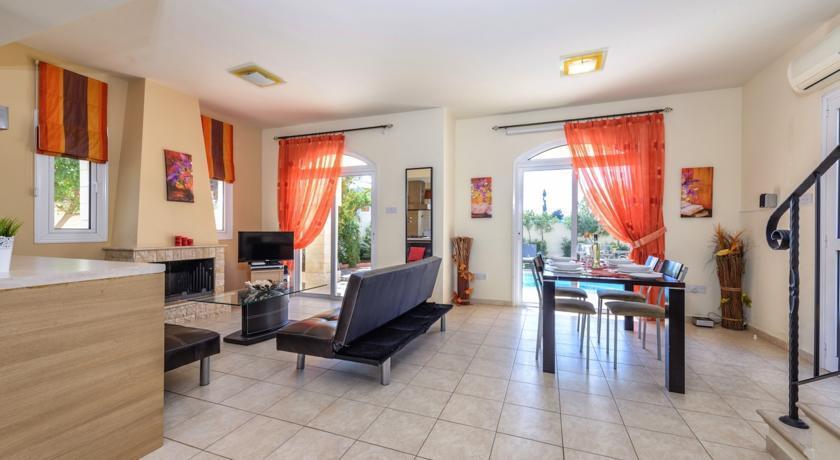 The Blue Water Bay Villas Protaras