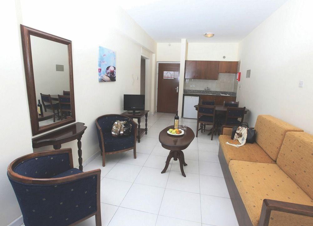 Hotel Papantonia 3*