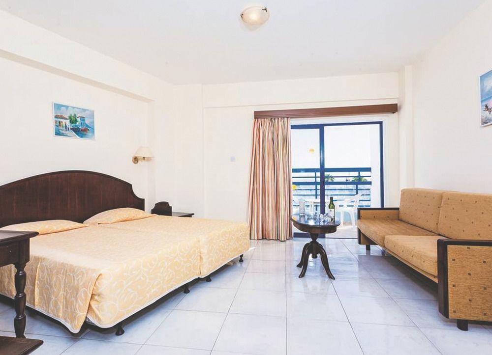 Hotel Papantonia 3*