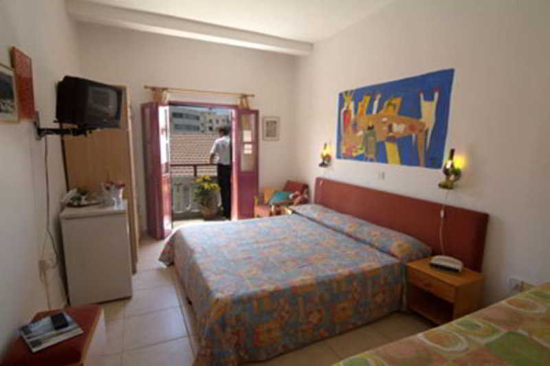 Kiniras Traditional & Restaurant