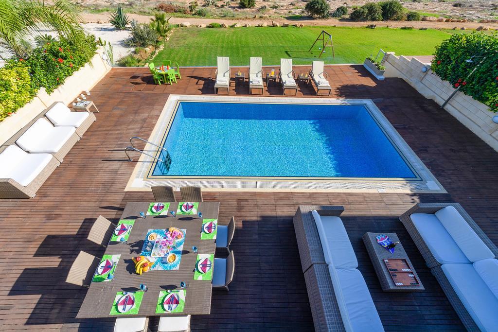 Leonies By The Sea Protaras