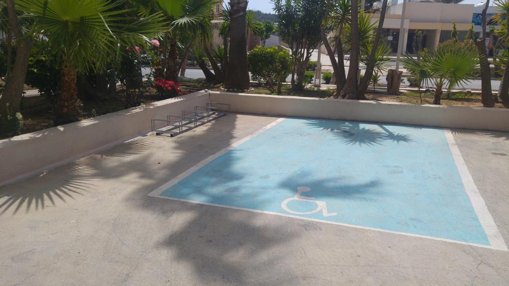 Mandalena Aparthotel 3*
