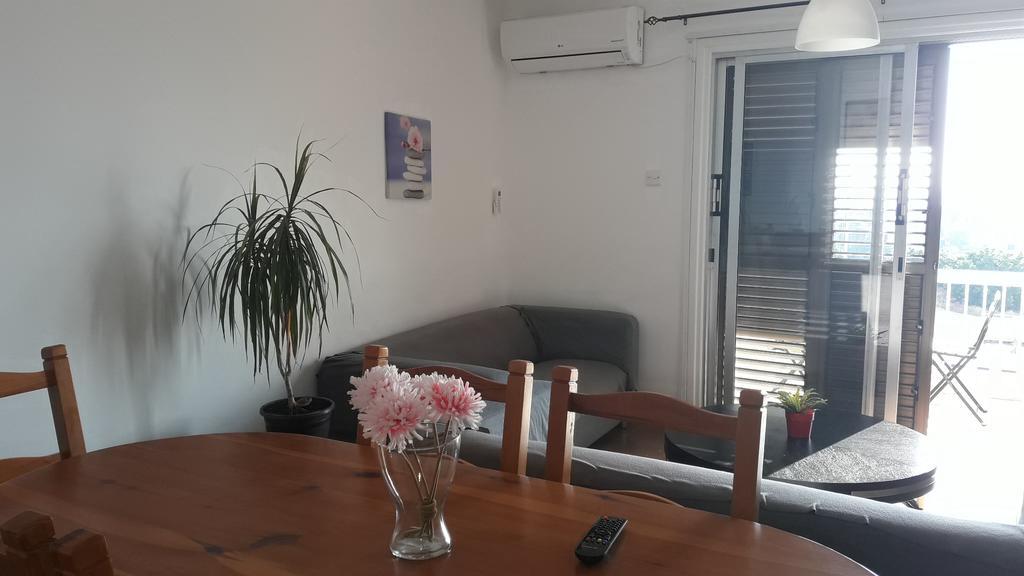 Kings Court 102 Apartment