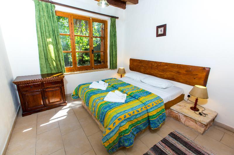 Z & X Holiday Villas 4* Paphos