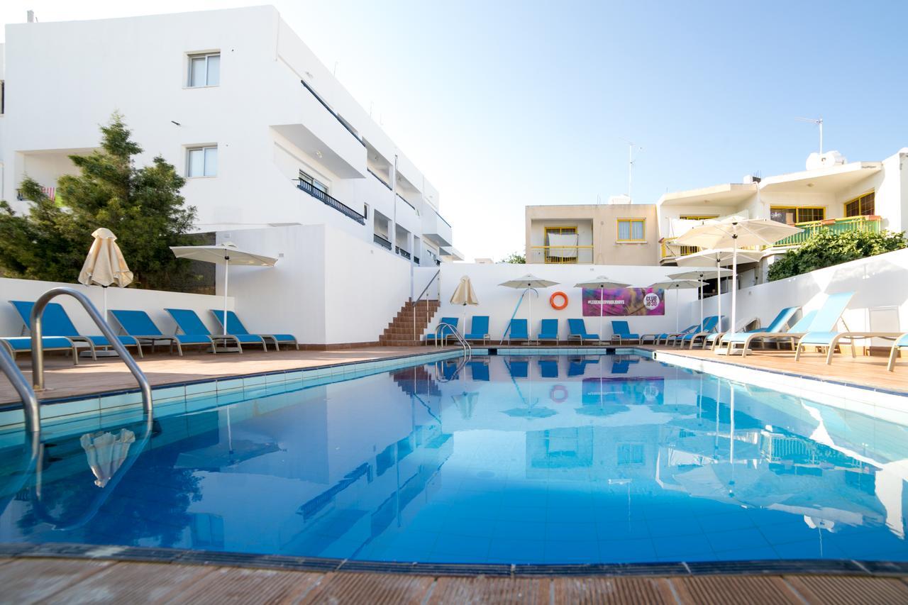 Flora Maria Aparthotel 3*