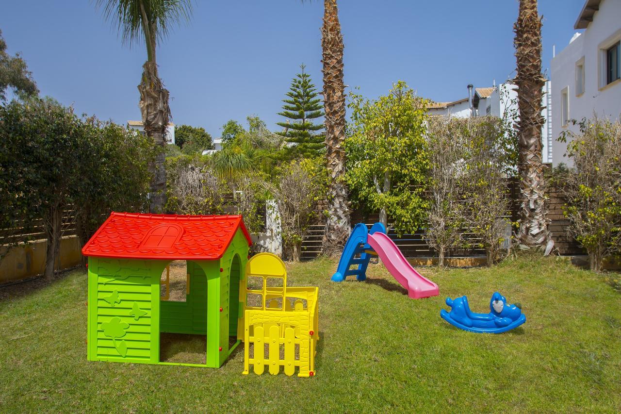 Konnos Blue Villa