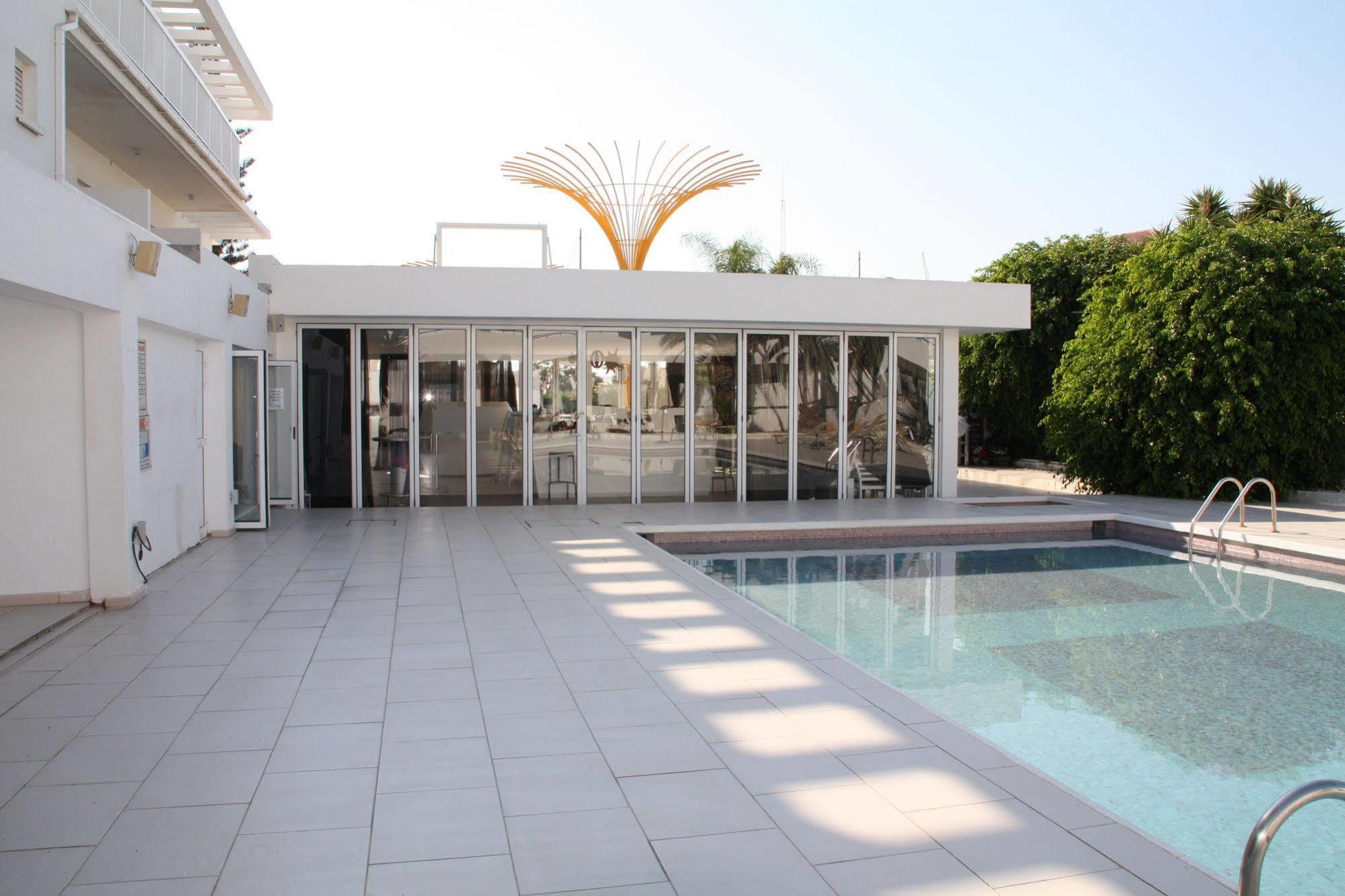 L'eros Agia Napa