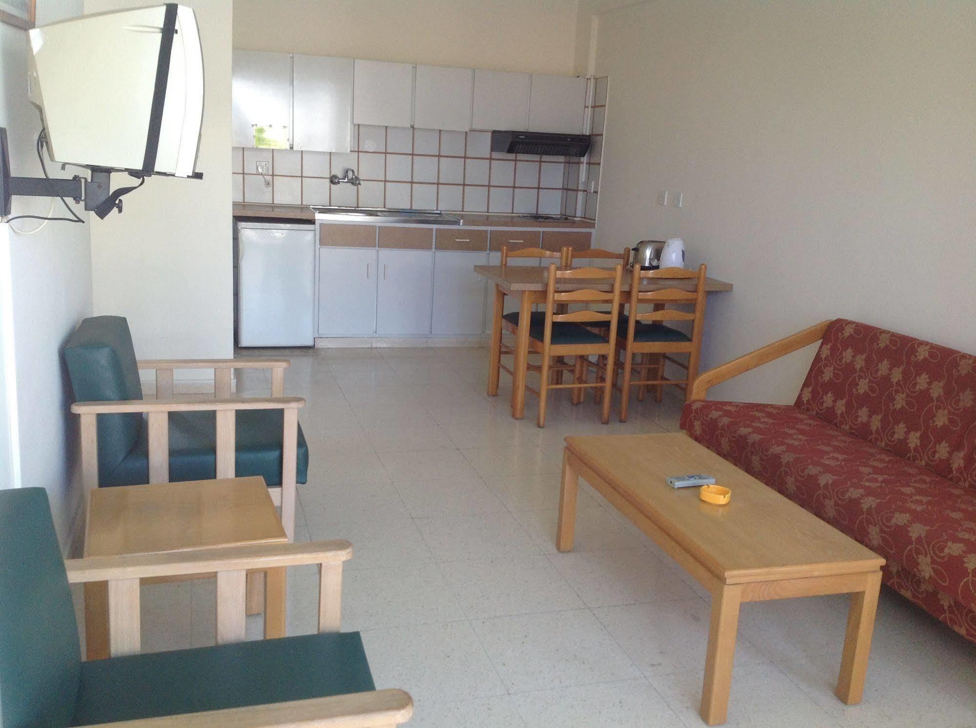 Hotel Kokkinos Boutique 4*