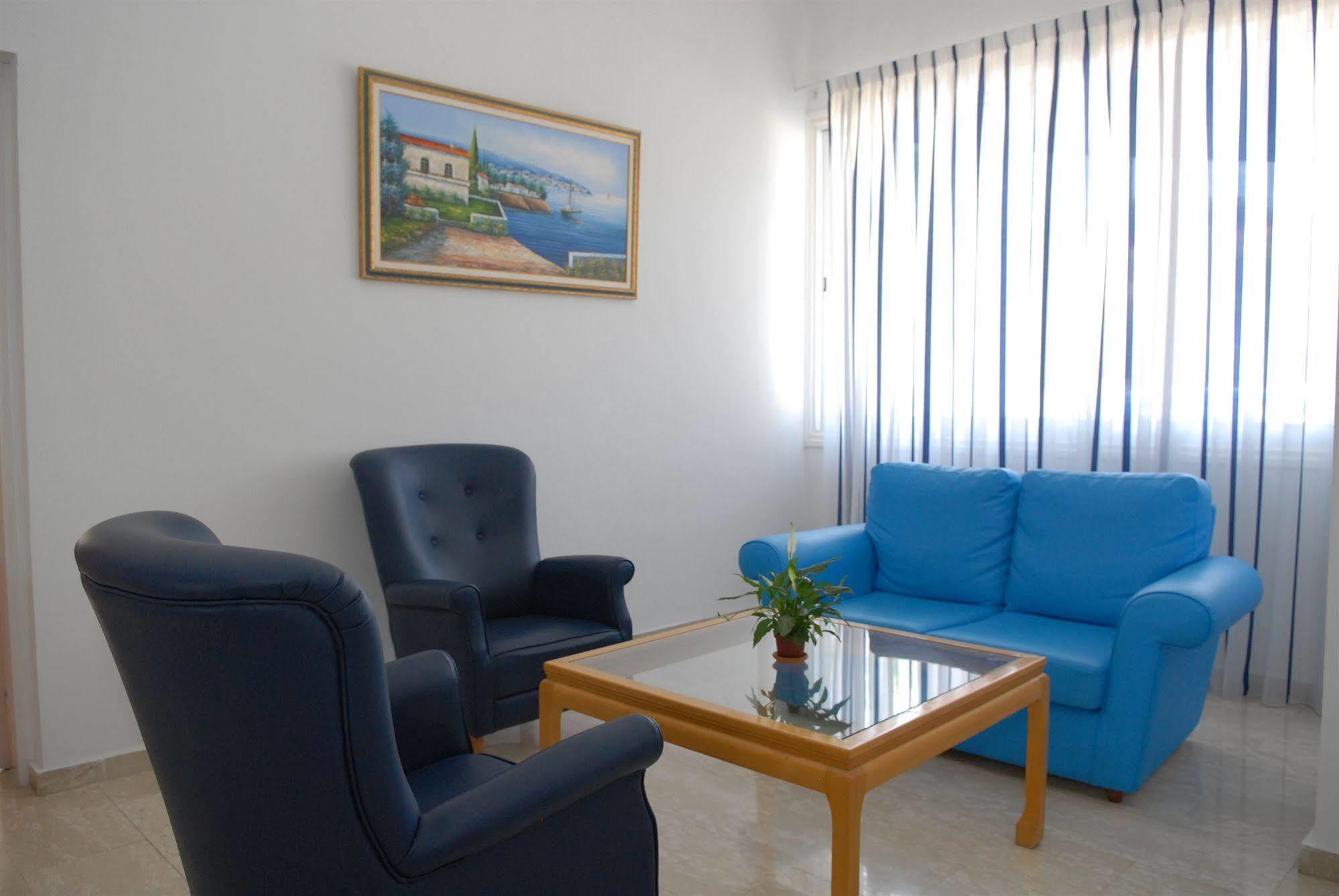 Maistros Aparthotel