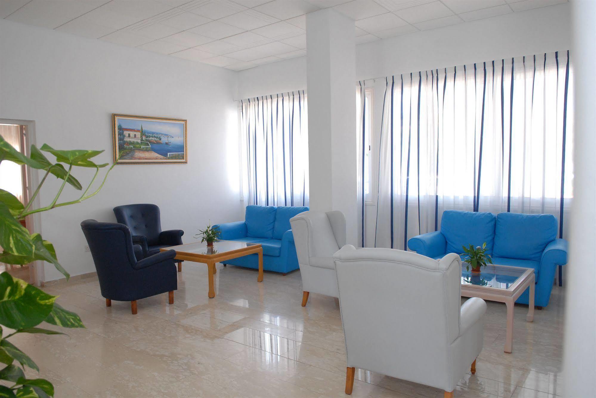 Maistros Aparthotel 2*
