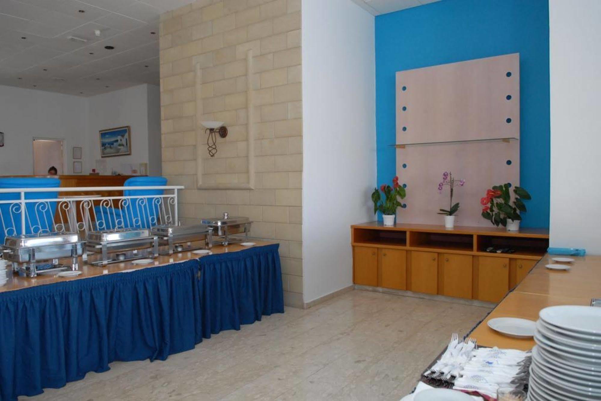 Maistros Aparthotel 2*