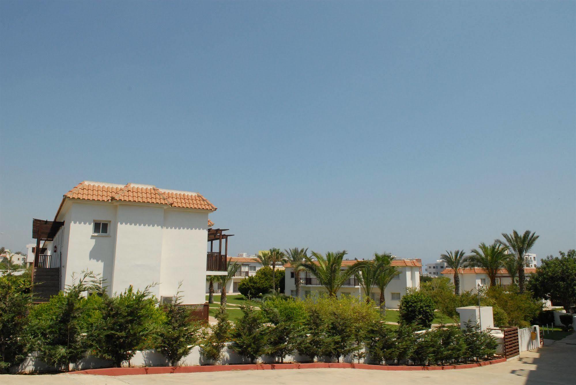 Maistros Aparthotel