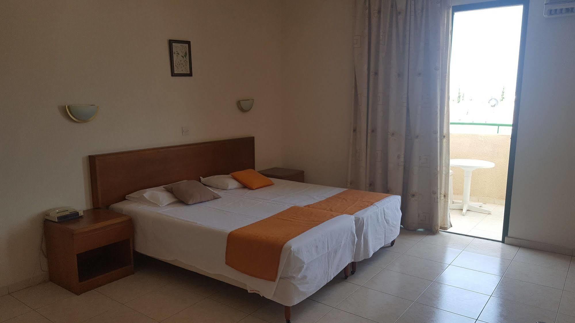 Aparthotel Mandalena Protaras