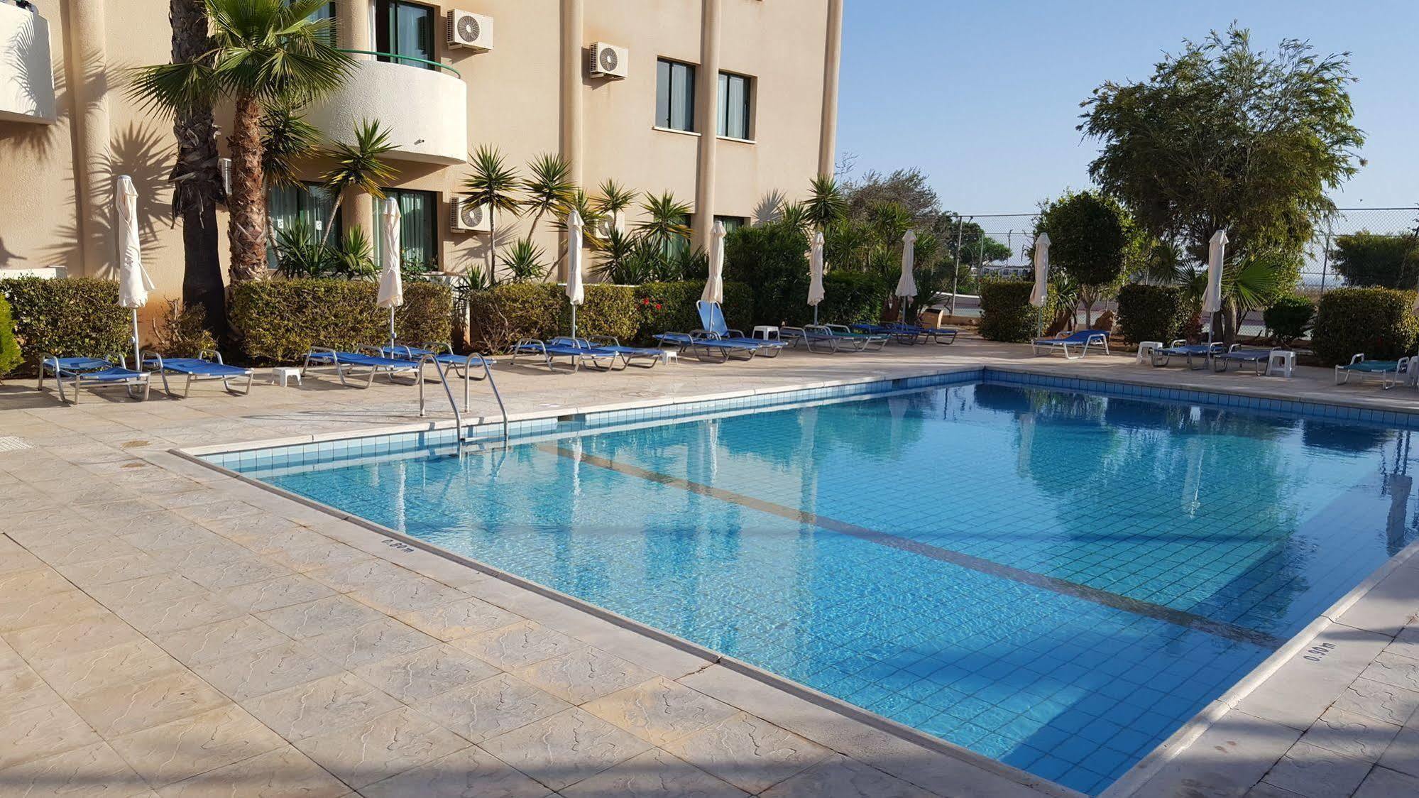 Mandalena Aparthotel