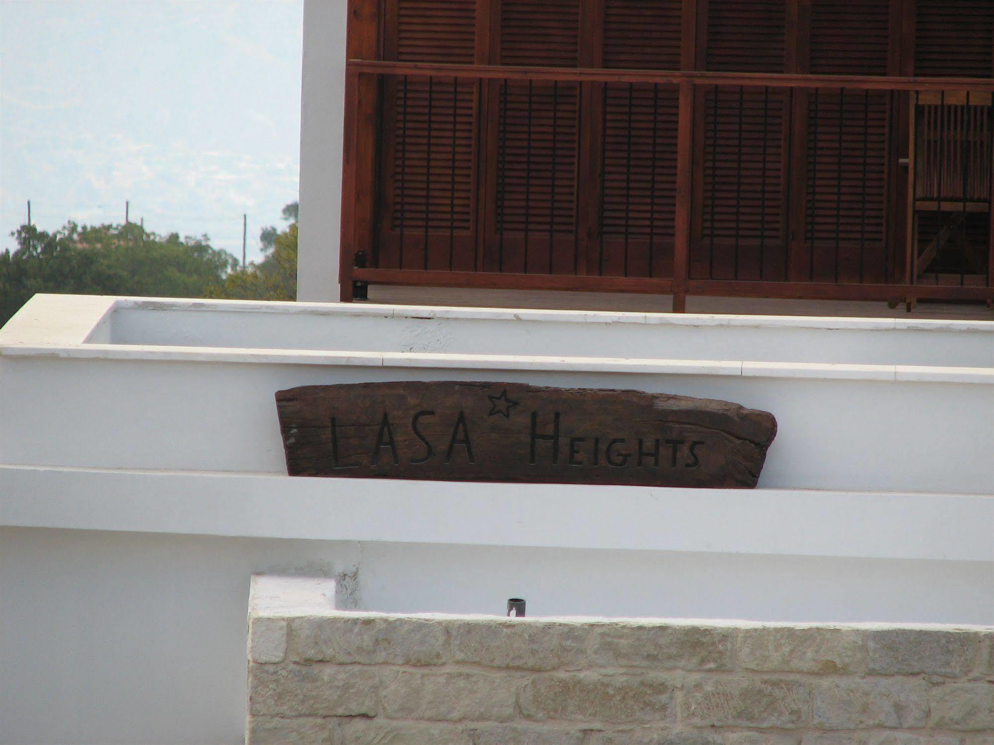 Hotel Heights Lasa