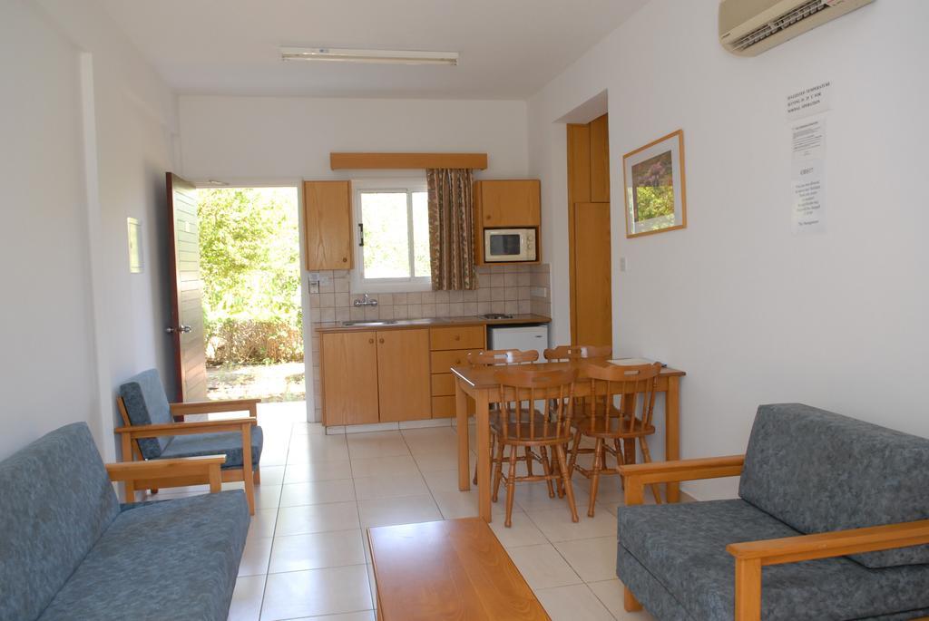 Maistros Aparthotel 2*