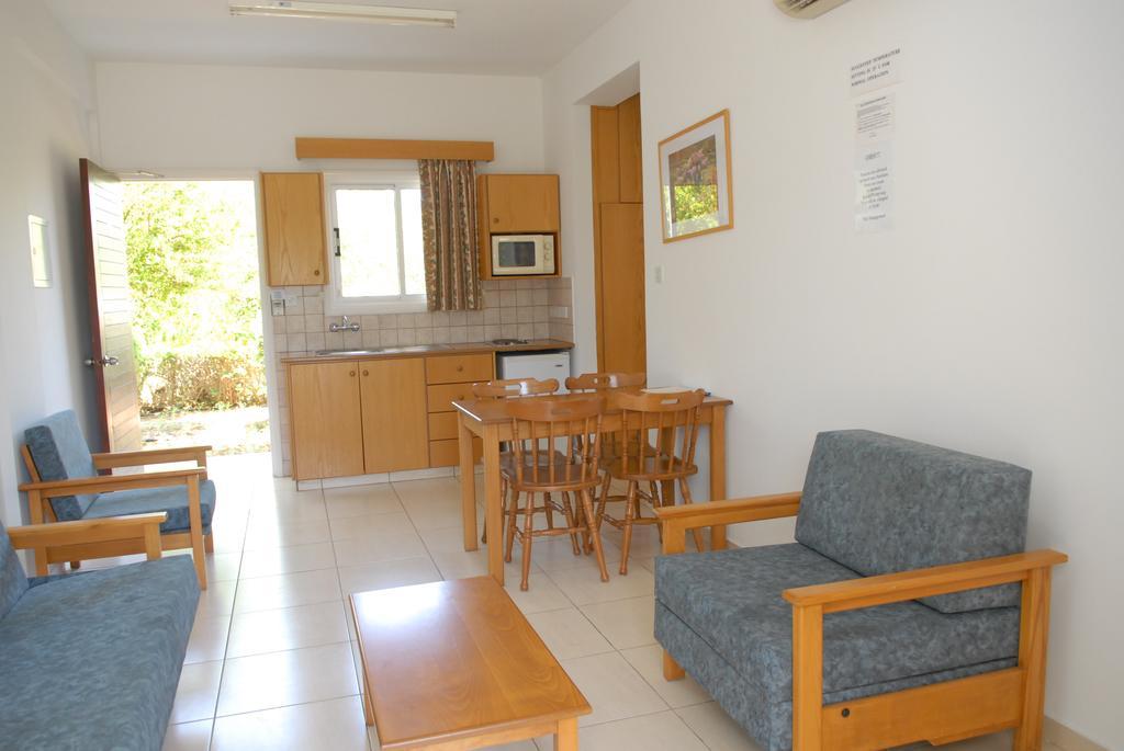 Aparthotel Maistros