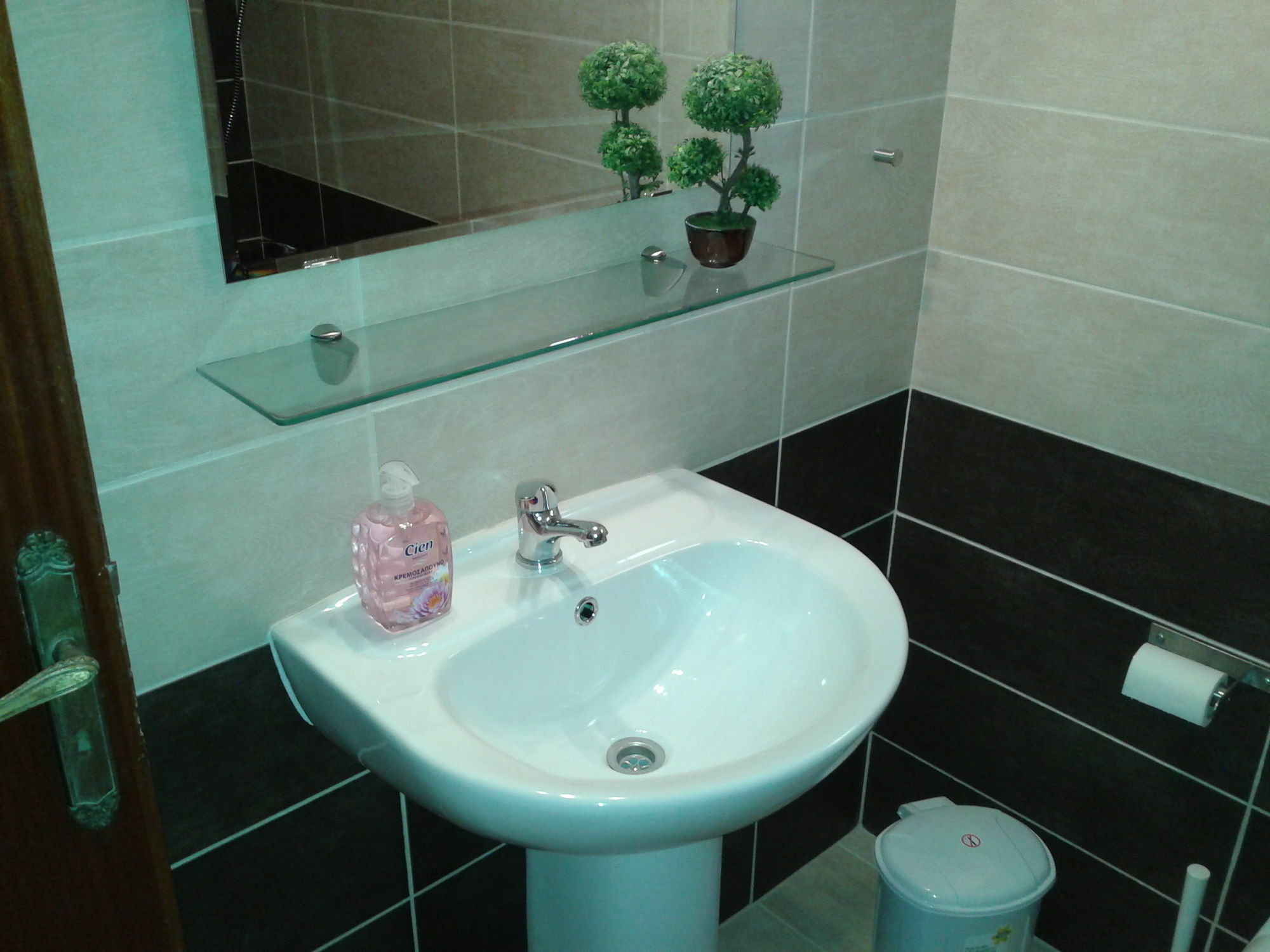Elenapa Holiday Apartamento