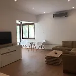 Modern 2 Bedroom Beach Apartment